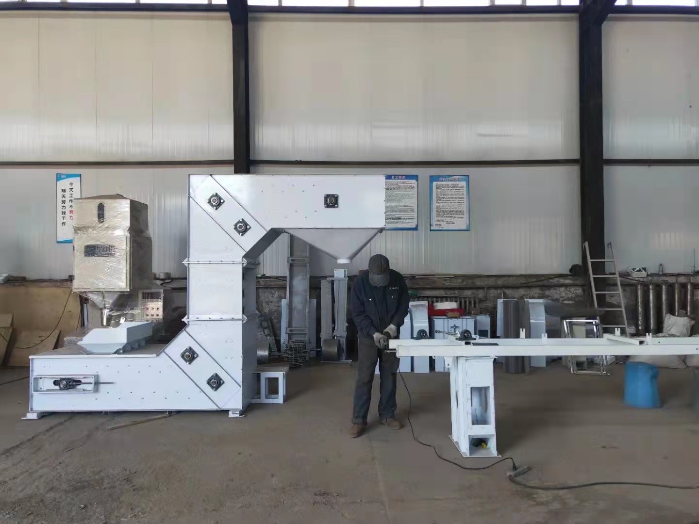 1693990290738654.jpg 88.jpg